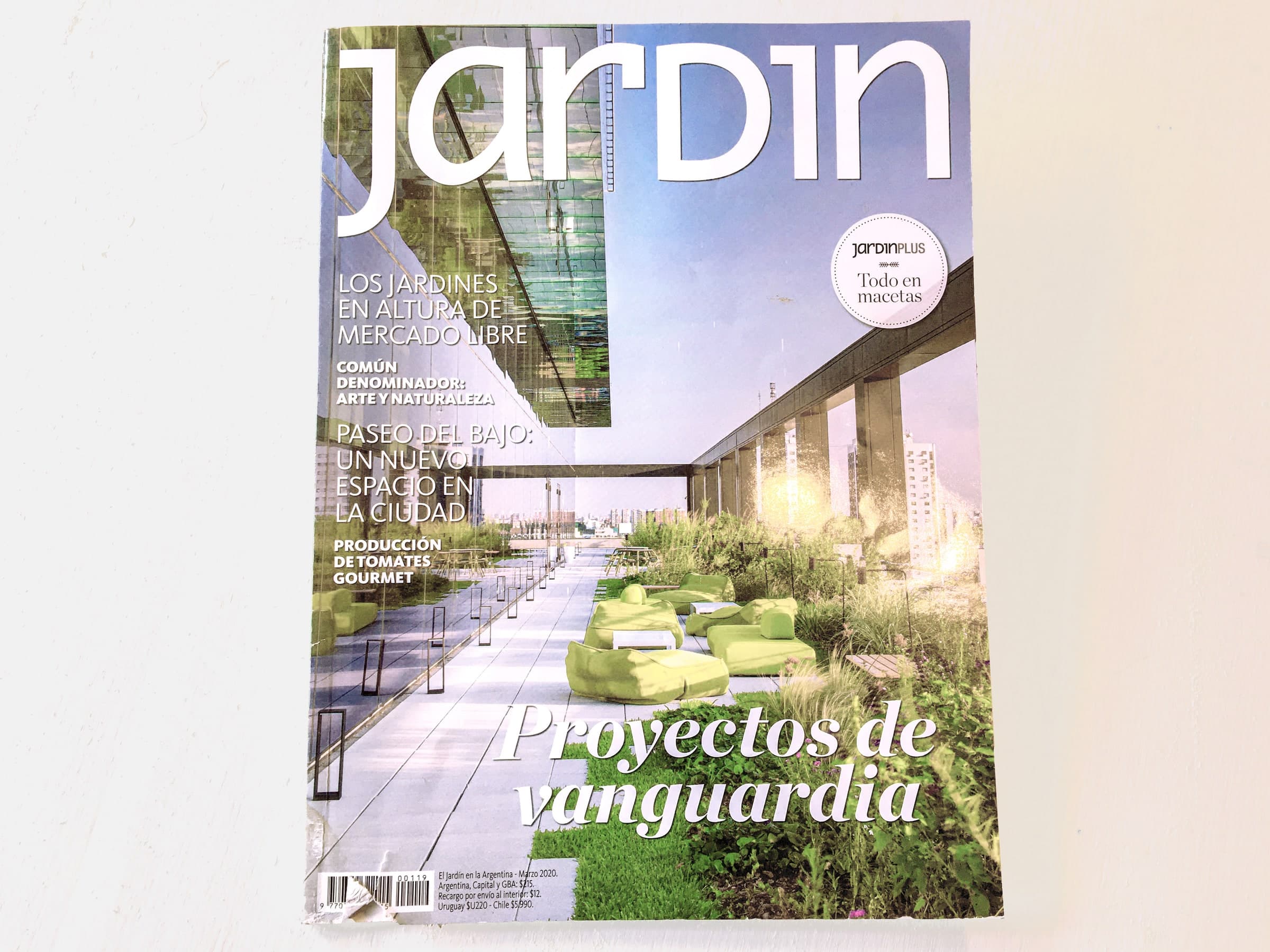 Tapa de la Revista Jardín con el Paseo del Bajo